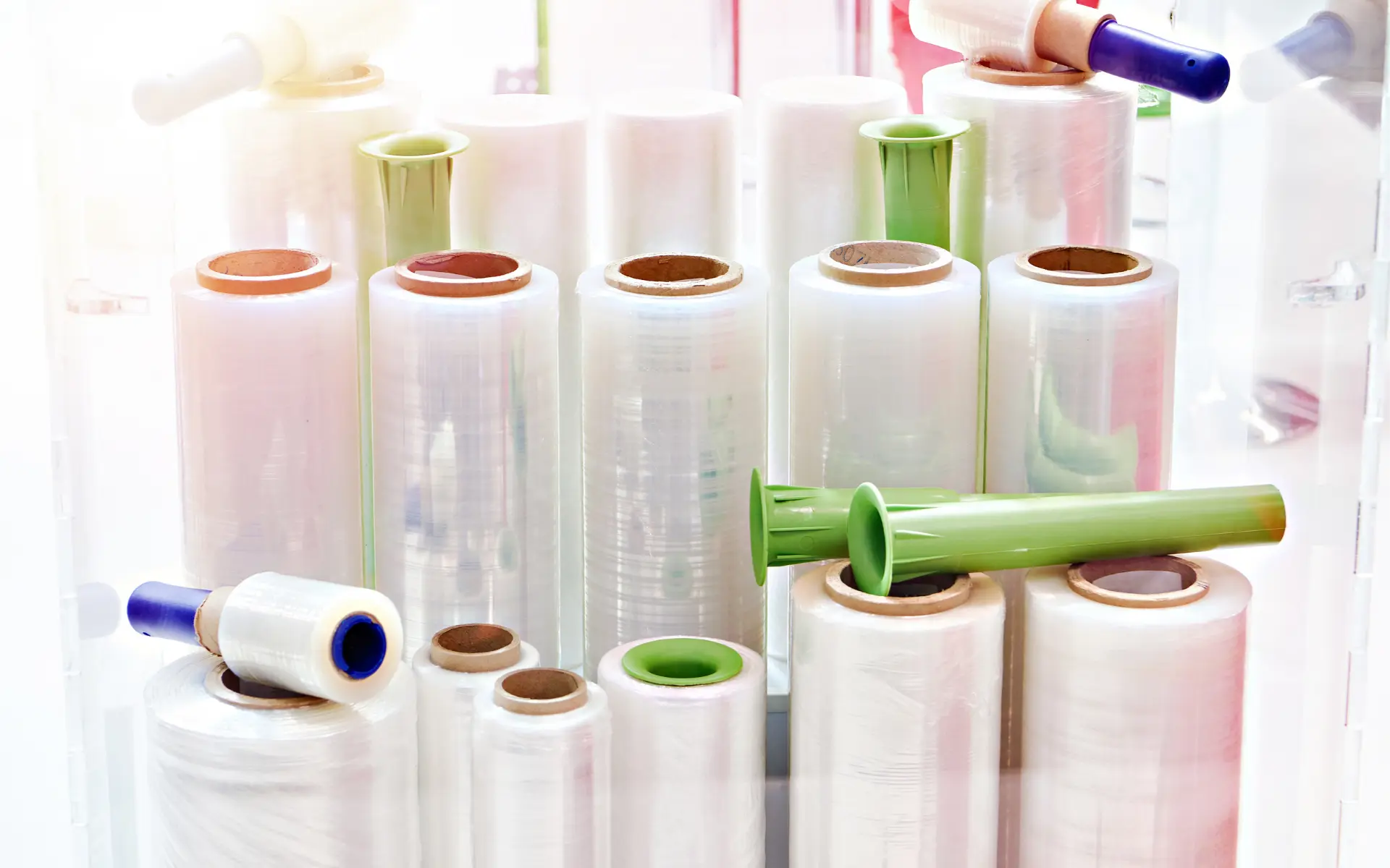 Beneficios Medioambientales de Usar Plástico para Empaque Ecológico